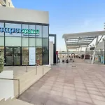 Perfectly Located Apt Near Yas Mall & Ferrari World