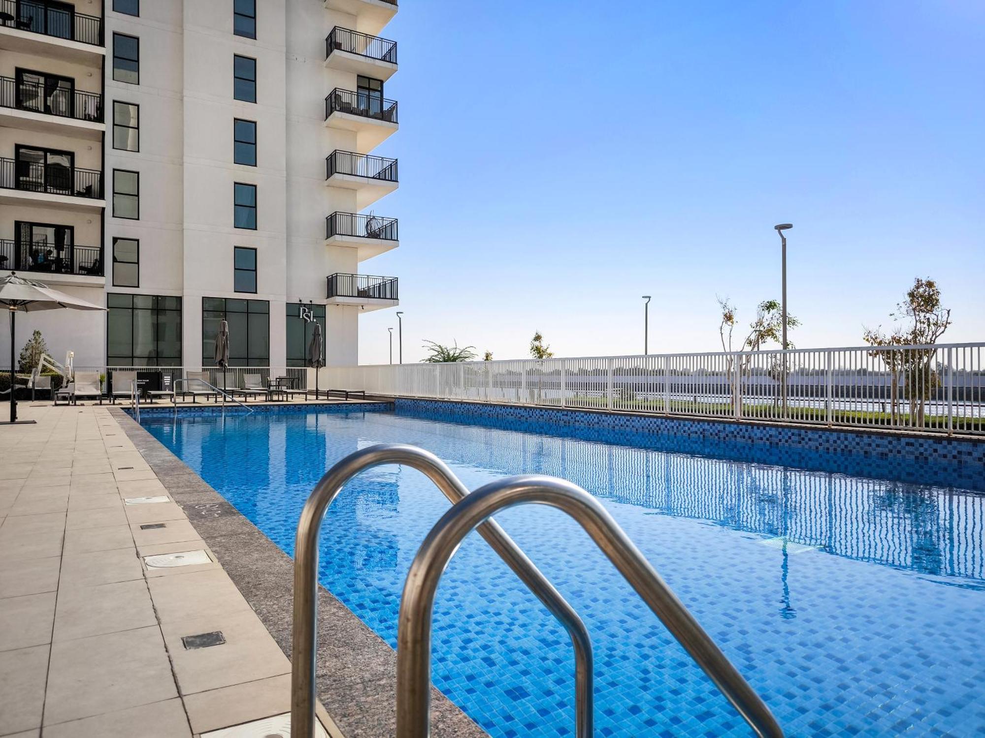 Perfectly Located Near Yas Mall & Ferrari World Apartment *