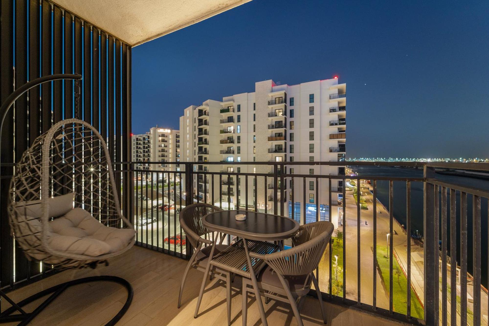 Apartment Perfectly Located Near Yas Mall & Ferrari World