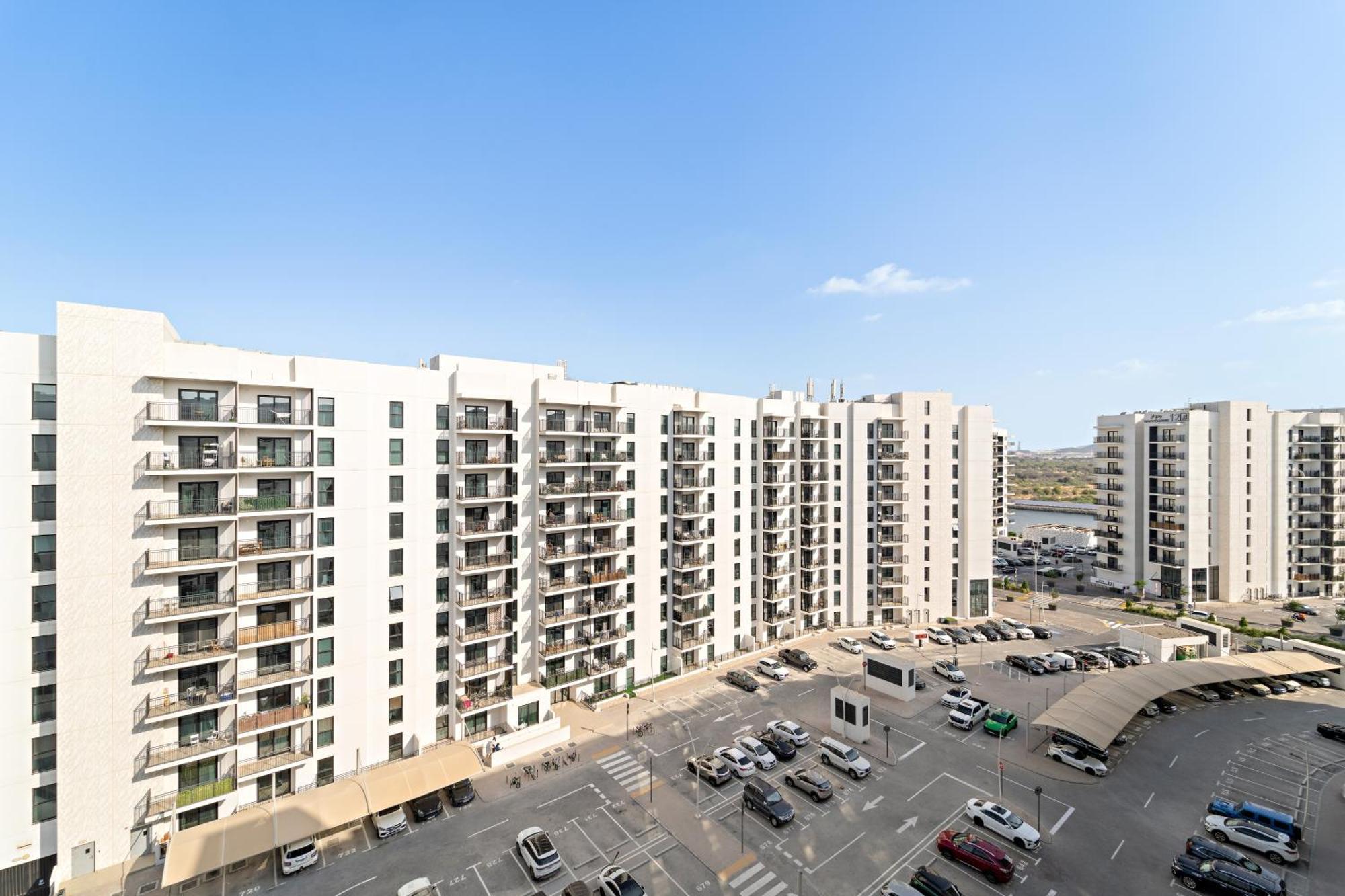 Apartment Perfectly Located Near Yas Mall & Ferrari World *