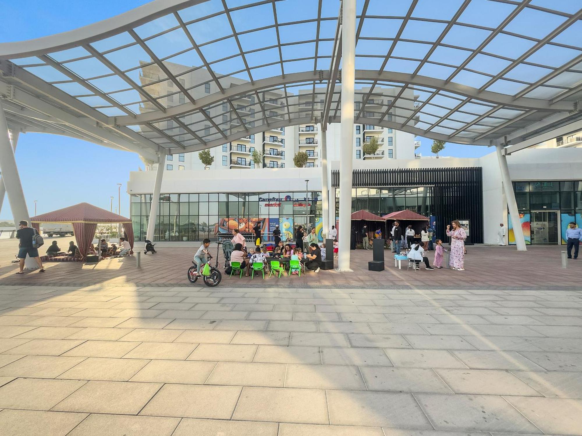Apartment Perfectly Located Near Yas Mall & Ferrari World Abu Dhabi