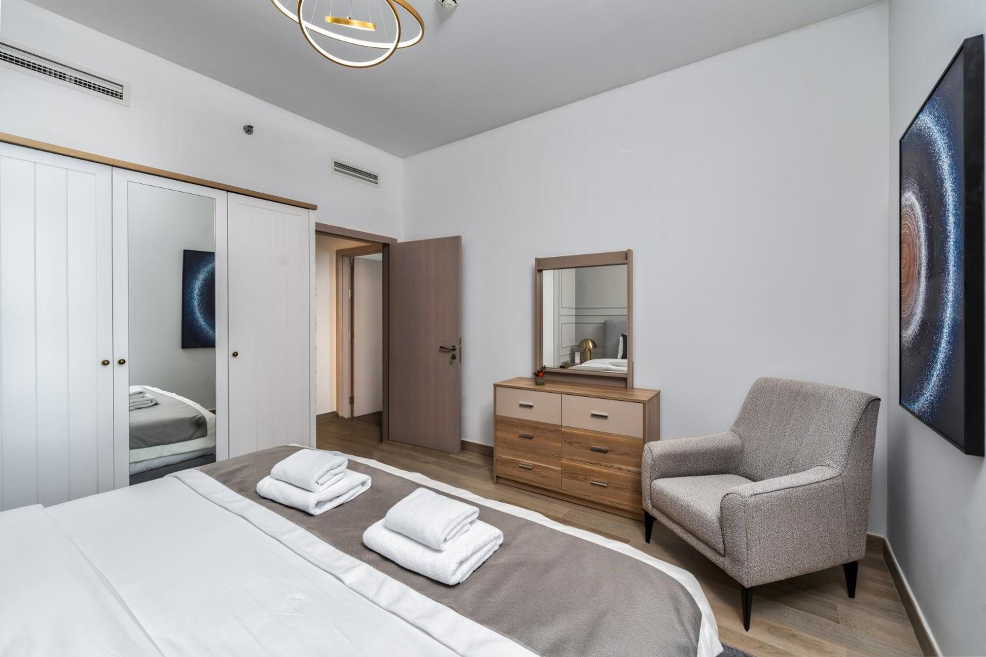 Perfectly Located Near Yas Mall & Ferrari World Apartment