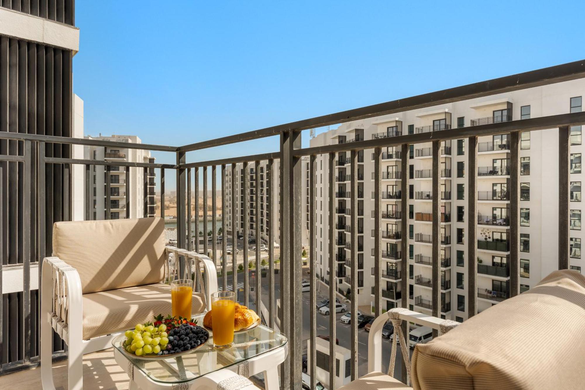 Desert Key - Perfectly Located Yas Island Premier Apts *
